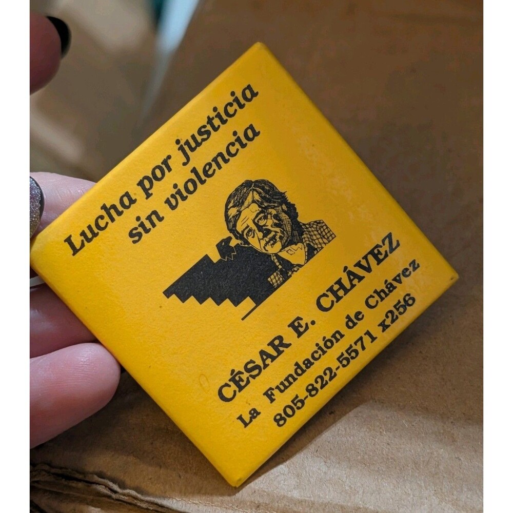 Vintage Cesar Chavez Foundation Pin Button Lucha Por Justicia Sin Violencia